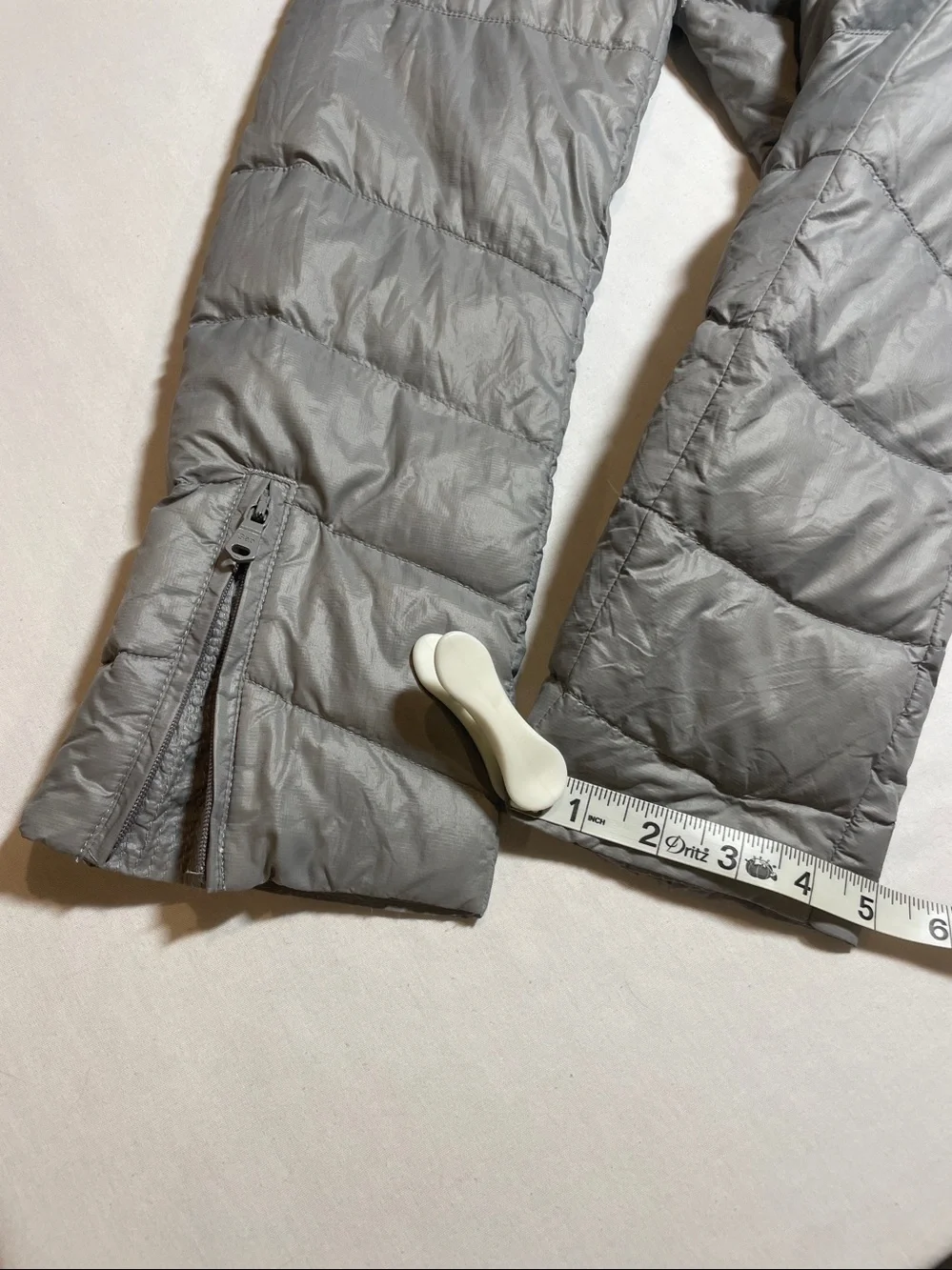 GAP Women's Light Gray Quilted Puff Jacket